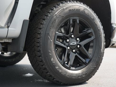 Certified 2022 Chevrolet Silverado 1500 LT Trail Boss w/ Safety Package AWD/4WD image 31