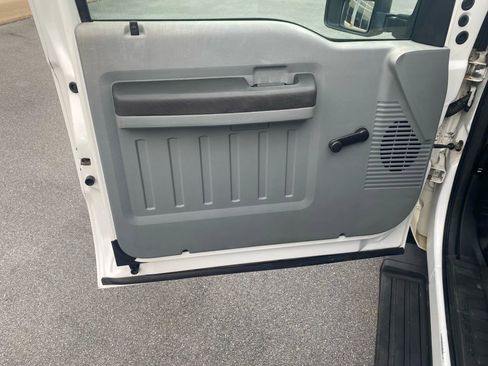 Used 2011 Ford F350 XL image 9