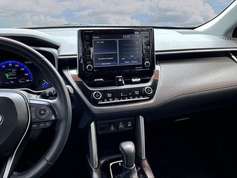 Used 2022 Toyota Corolla Cross XLE FWD image 9