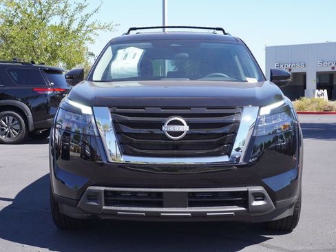 New 2025 Nissan Pathfinder SV image 5