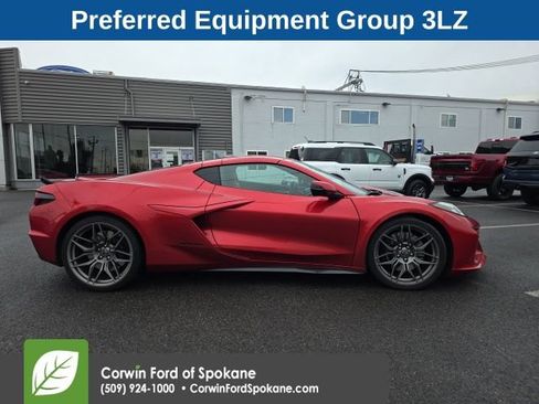 Used 2025 Chevrolet Corvette Z06 RWD image 2