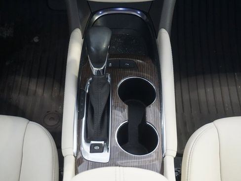 Used 2024 Chevrolet Malibu LT image 34