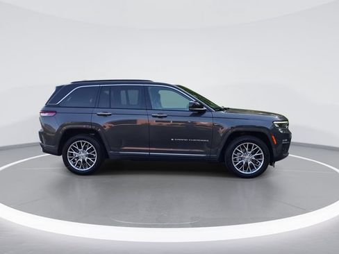 Used 2025 Jeep Grand Cherokee Summit AWD/4WD image 9