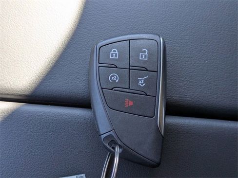 Used 2023 Buick Envision Essence image 33