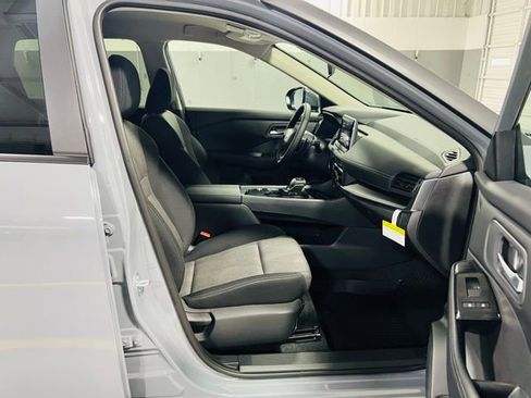 New 2026 Nissan Rogue SV FWD image 27