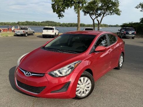Used 2016 Hyundai Elantra SE FWD image 2