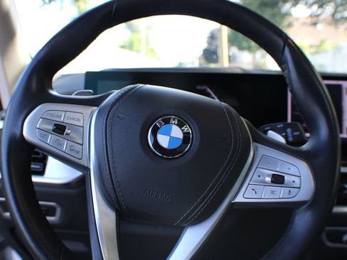 Used 2025 BMW X7 xDrive40i AWD/4WD image 14