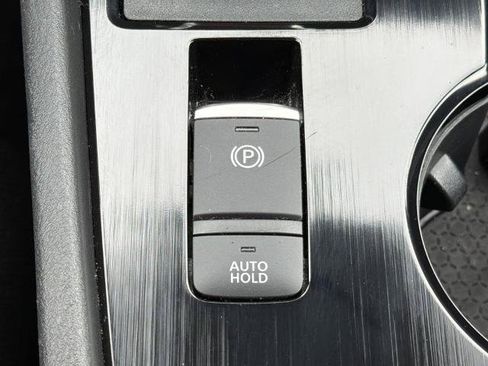 Certified 2026 Nissan Rogue SL AWD/4WD image 8
