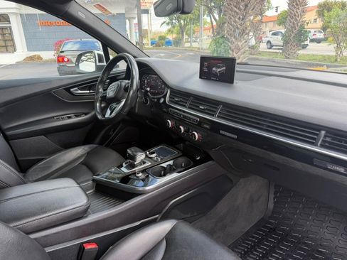 Used 2018 Audi Q7 3.0T Premium Plus w/ Premium Plus Package AWD/4WD image 9