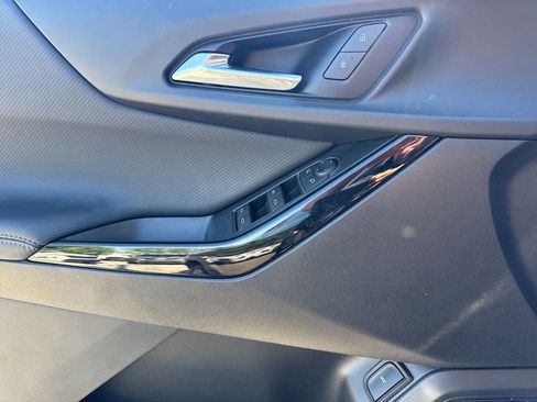 Used 2026 Chevrolet Equinox LT w/ Convenience Package II FWD image 16