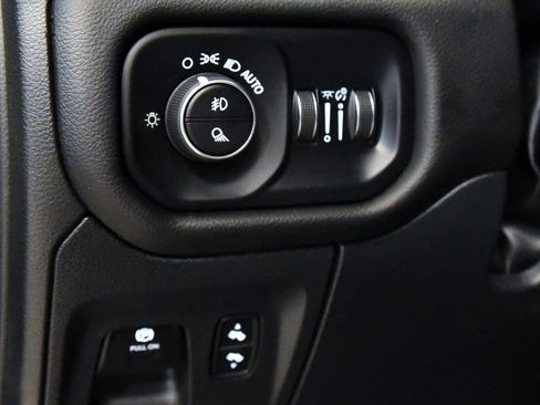 Used 2025 RAM 1500 Big Horn AWD/4WD image 18
