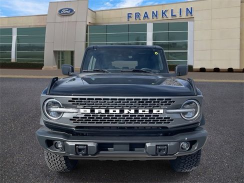 New 2025 Ford Bronco Badlands image 2