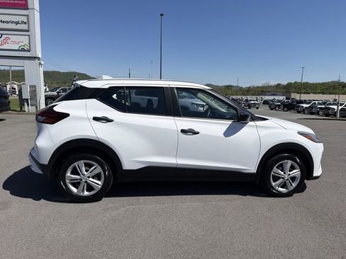 Used 2023 Nissan Kicks S FWD image 5
