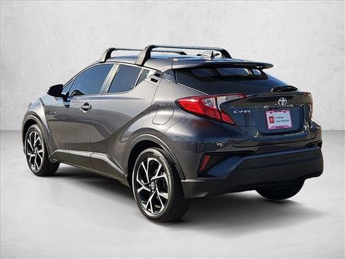 Used 2022 Toyota C-HR XLE FWD image 8
