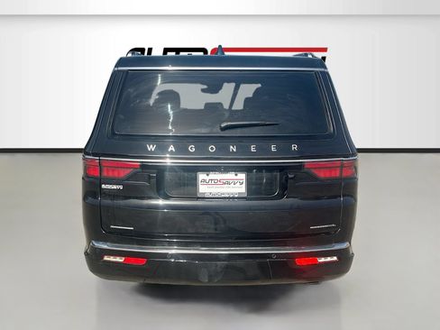 Used 2023 Jeep Wagoneer L Series III w/ Preferred Equipment Group AWD/4WD image 6