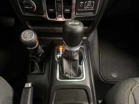Used 2025 Jeep Wrangler Sport S AWD/4WD image 26