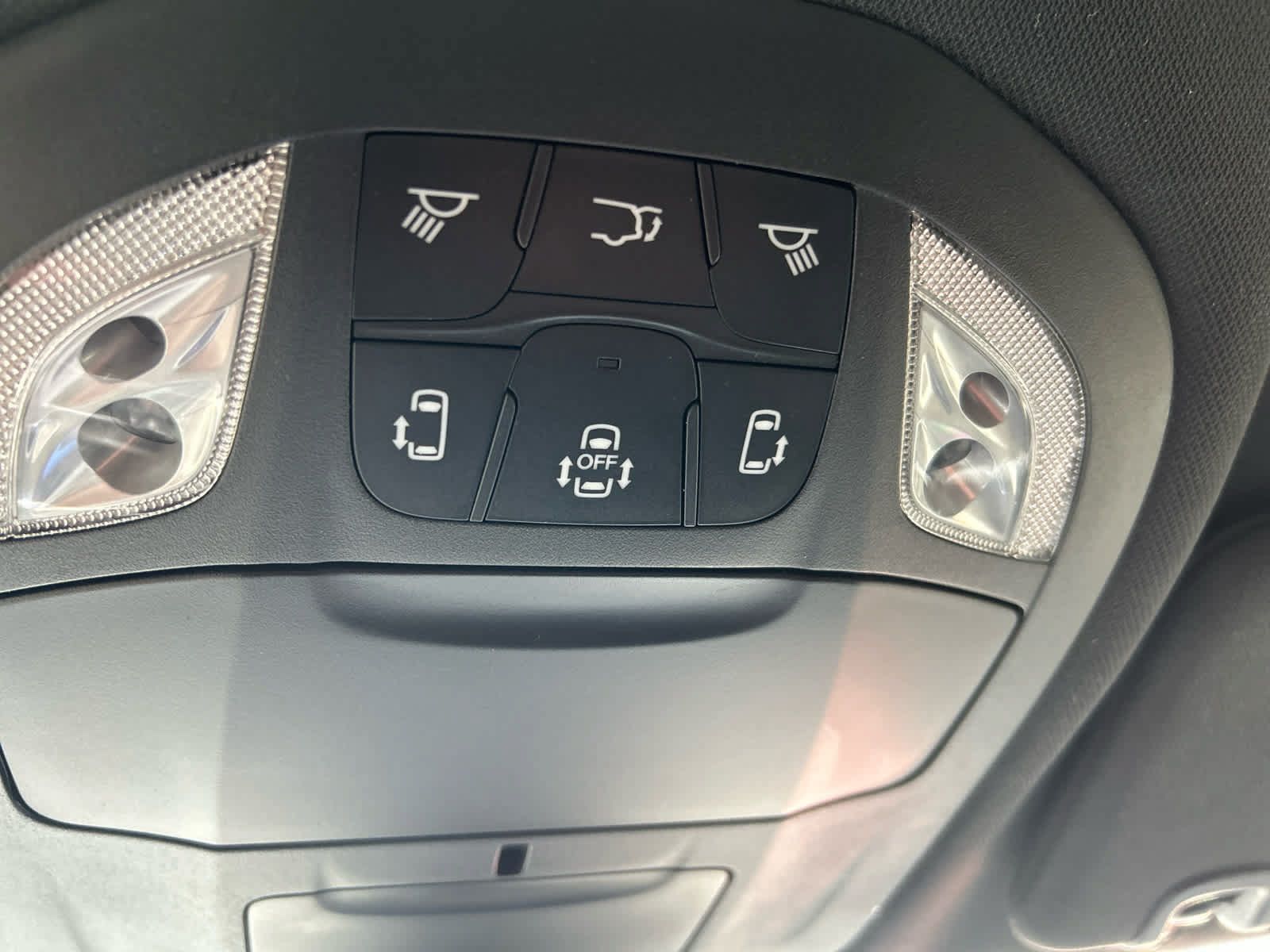 Used 2025 Chrysler Pacifica Select FWD image 24