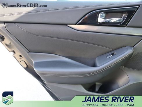 Used 2020 Nissan Maxima 3.5 SV w/ Floor Mat Group FWD image 16