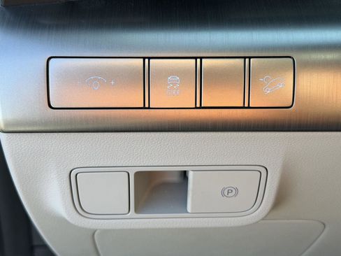 Used 2024 Hyundai Kona SEL w/ Convenience Package FWD image 19