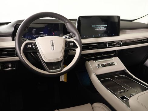 New 2026 Lincoln Aviator Reserve AWD/4WD image 2
