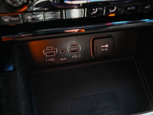 Used 2022 Jeep Grand Cherokee L Limited w/ Luxury Tech Group II image 38