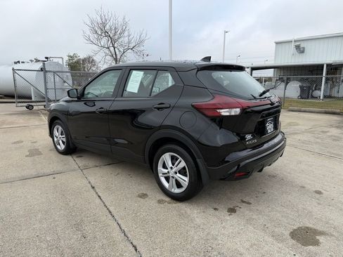 Used 2025 Nissan Kicks Play S image 3