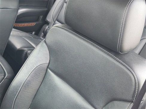 Used 2020 Chevrolet Suburban Premier image 24