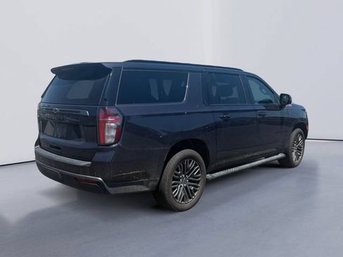 Used 2022 Chevrolet Suburban Z71 w/ Luxury Package AWD/4WD image 3