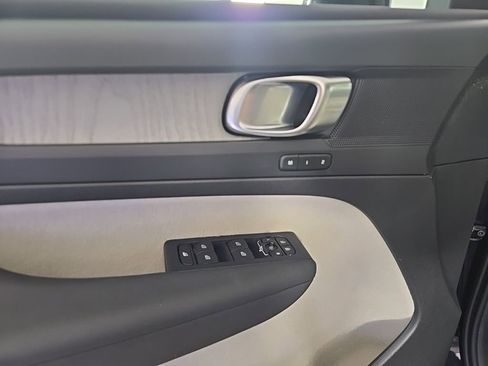 Certified 2024 Volvo XC40 B5 Plus w/ Climate Package image 19