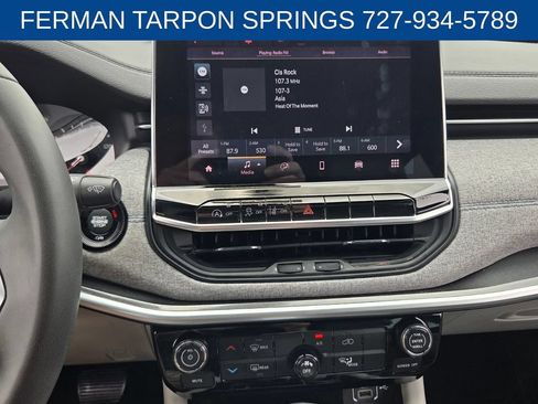 Used 2024 Jeep Compass Latitude AWD/4WD image 27