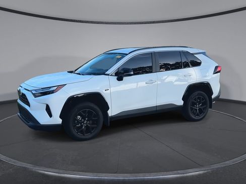 Used 2025 Toyota RAV4 XLE FWD image 4