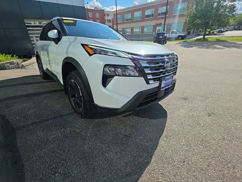Used 2026 Nissan Rogue SV AWD/4WD image 8