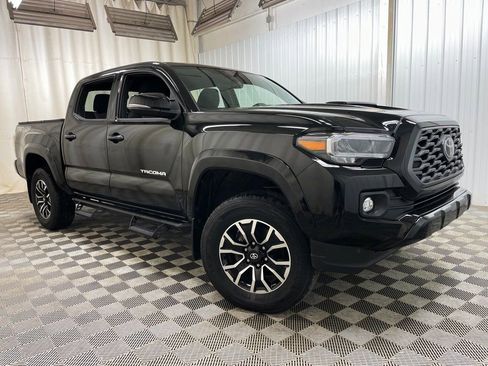 Used 2023 Toyota Tacoma TRD Sport AWD/4WD image 45