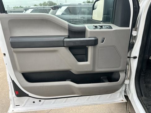 Used 2017 Ford F150 XL w/ Equipment Group 101A Mid AWD/4WD image 16