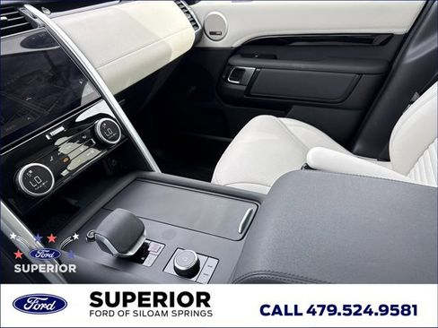 Used 2025 Land Rover Discovery S AWD/4WD image 9