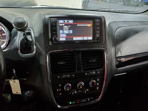 Used 2016 Dodge Grand Caravan SE FWD image 29