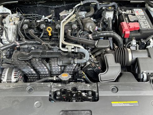 Used 2025 Nissan Altima 2.5 SV FWD image 32