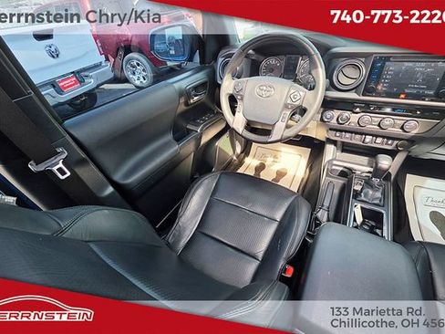 Used 2019 Toyota Tacoma TRD Sport image 10