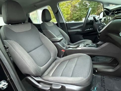 Used 2023 Chevrolet Bolt LT image 17
