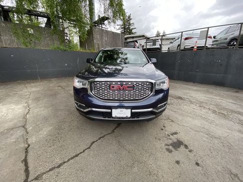 Used 2018 GMC Acadia Denali w/ Technology Package AWD/4WD image 9