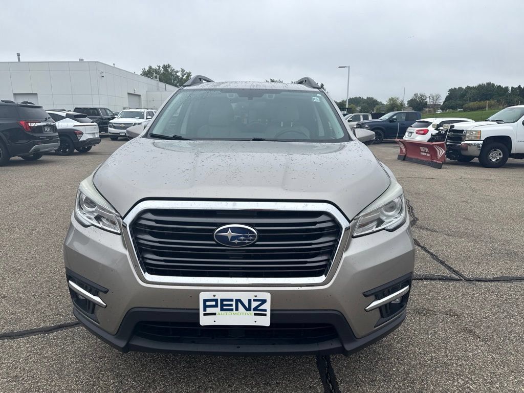 Used 2019 Subaru Ascent Limited AWD/4WD image 2