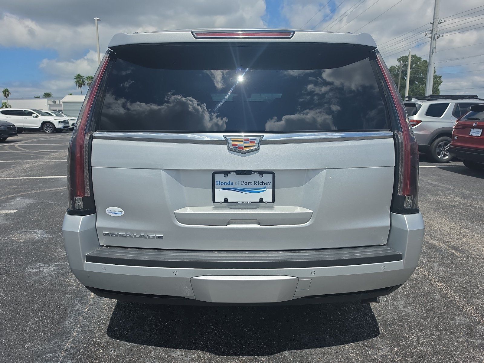Used 2020 Cadillac Escalade Luxury w/ LPO, Radiant Package AWD/4WD image 5