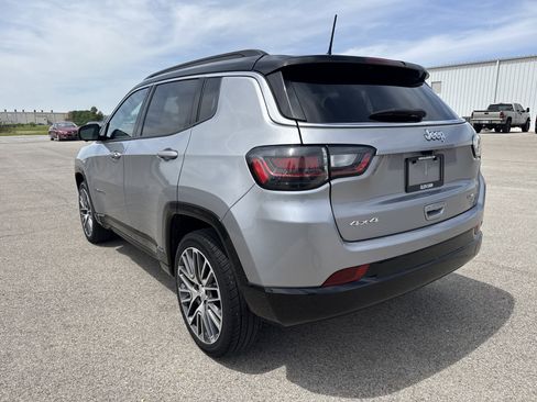 Used 2022 Jeep Compass Limited w/ Elite Group image 3