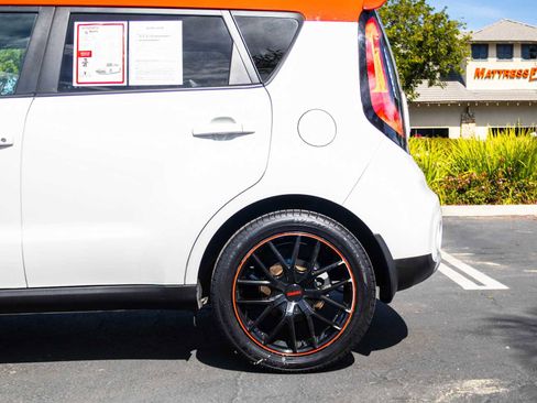 Used 2017 Kia Soul + w/ Designer's Package image 9