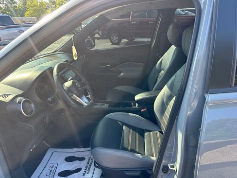 Used 2021 Nissan Kicks SR w/ SR Premium Package FWD image 19