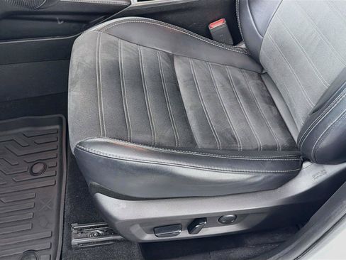 Used 2024 Mitsubishi Outlander SE AWD/4WD image 15
