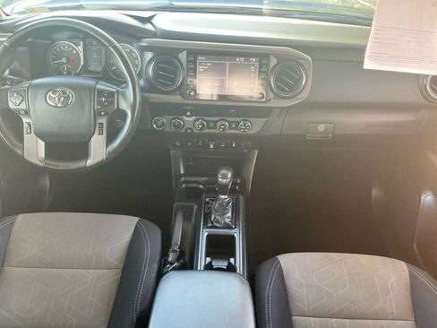 Used 2020 Toyota Tacoma TRD Sport w/ Technology Package image 20