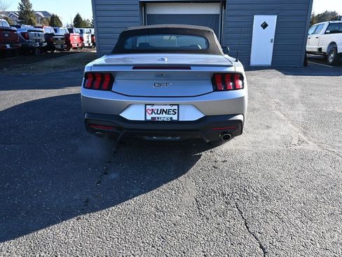 Used 2025 Ford Mustang GT Premium image 12