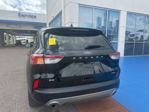 Used 2022 Ford Escape SE w/ Cold Weather Package image 25