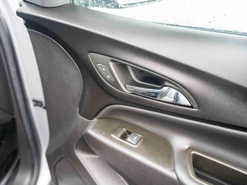 Certified 2024 Chevrolet Equinox LT FWD image 30